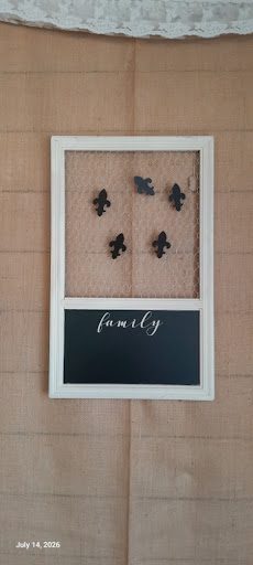 DIY Chicken Wire Memo Board: A Farmhouse Family Frame: The Finished Project